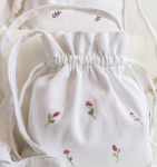 Túi thơm thêu hoa nhí phong cách đồng quê