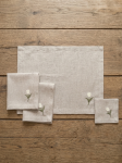 Khăn ăn vải lanh màu tự nhiên thêu hoa tulip sử dụng bàn ăn gia đình