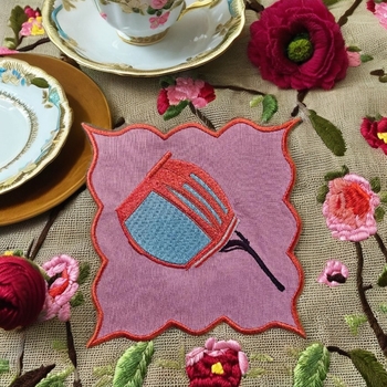 Lót cốc màu hồng kiểu cách, dễ thương