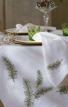 Set khăn trải bàn và khăn ăn thêu hình lá thông phong cách Pháp