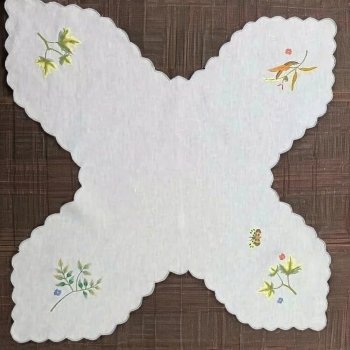 Khay bọc bánh mỳ thêu hoa và bướm