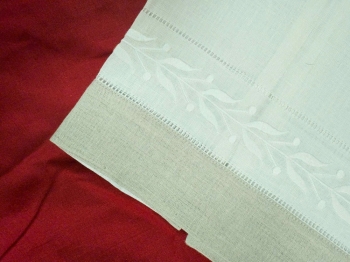 Khăn vải lanh với hoa văn