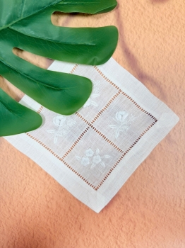 Bộ 06 lót cốc vải lanh trắng với hoa trong hộp